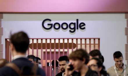 <strong>Công ty mẹ của Google sa thải 12.000 nhân viên</strong>