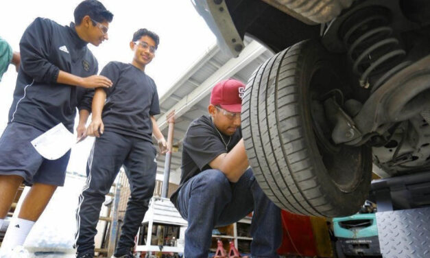 <strong>Học sinh Ontario sẽ phải học môn học mới để được tốt nghiệp</strong>