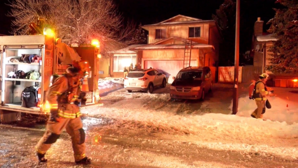 7 người thoát khỏi vụ cháy nhà ở phía đông bắc Calgary, nhưng 5 thú cưng đã chết