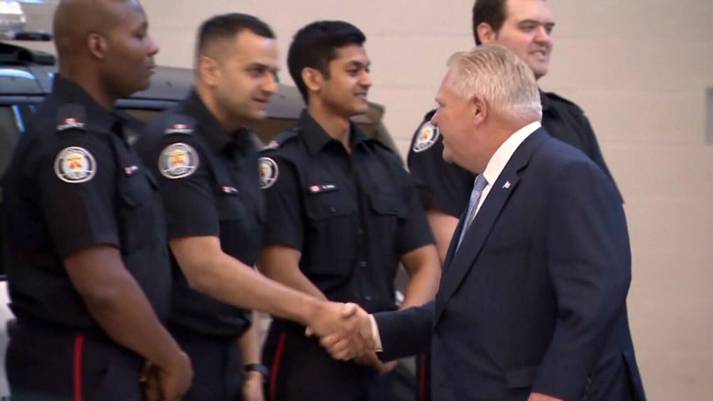Ontario loại bỏ yêu cầu giáo dục sau trung học để trở thành sĩ quan cảnh sát