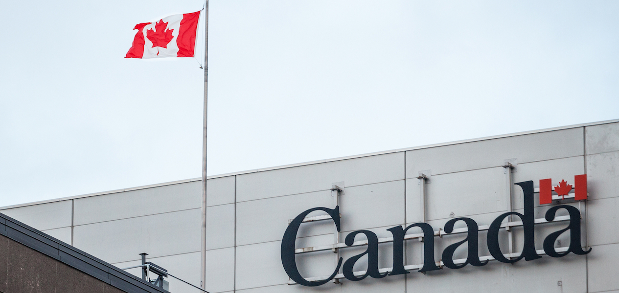 Thống kê Canada cho biết thâm hụt thương mại hàng hóa 2,3 tỷ USD trong tháng 3