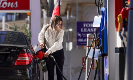 Giá xăng có thể giảm vào thứ Sáu ở miền nam Ontario