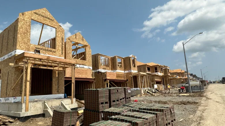 Làn sóng xây dựng nhà ở một số thành phố của Canada bắt đầu từ năm 2023 có thể không kéo dài