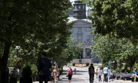 Quebec có kế hoạch tăng gấp đôi học phí đại học cho sinh viên ngoài tỉnh vào năm 2024