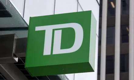 Ngân hàng TD bị hạ triển vọng ‘tiêu cực’ trong bối cảnh bị điều tra rửa tiền
